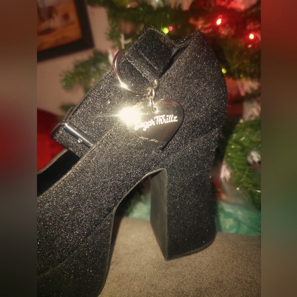 Velvet Platform Heels, dollskil
